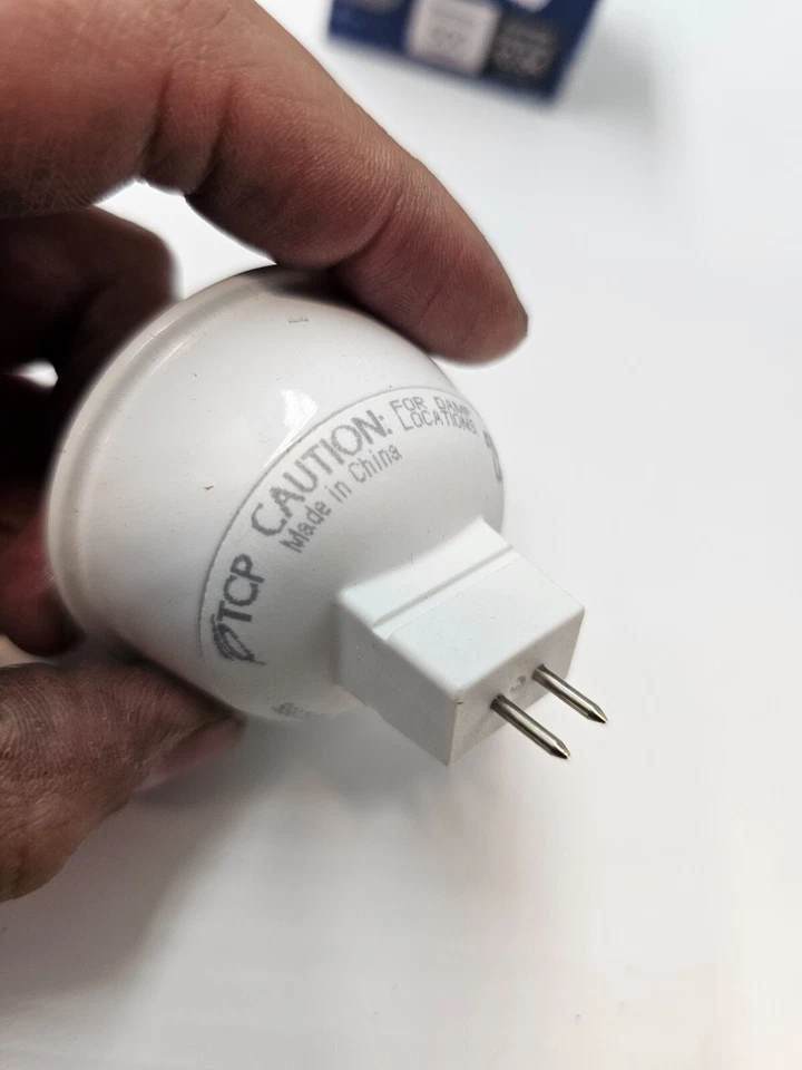 (QTY 2) TCP 7W 2700K Dimmable LED Bulb 12V 500 Brightness LED712VMR1627KNFL - Image 3 of 4