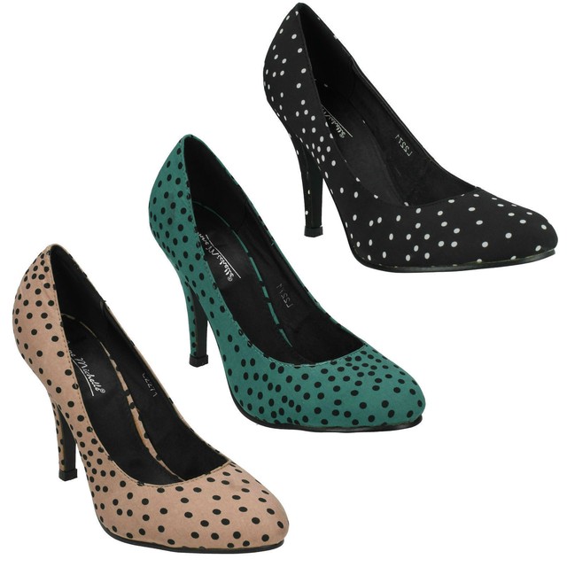 round toe court heels