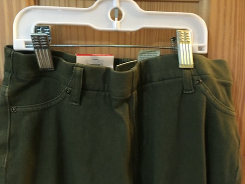 New Time and Tru Women Jeggings Stretch Green XS,S,M - Picture 2 of 3