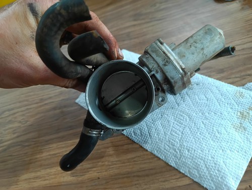 Genuine Throttle Body 90570604 0280750005 for 2000-2005 Saturn L Series 3.0L V6 - Picture 3 of 6