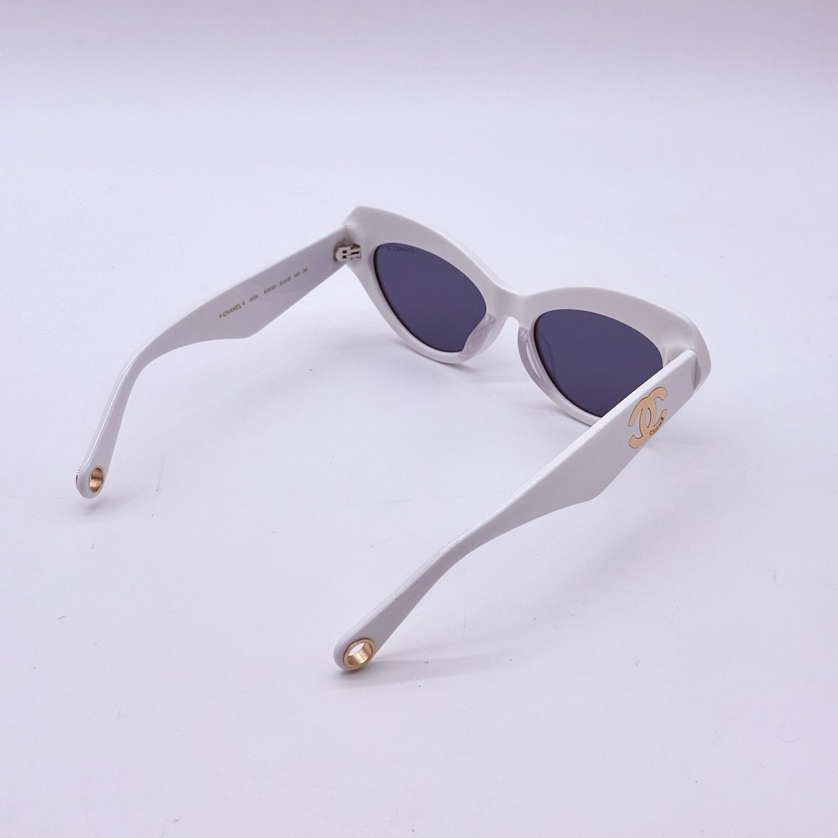 CHANEL アイボリー サングラス ホワイト CHANEL White Sunglasses | Timeless Elegance at OpticalH USA
