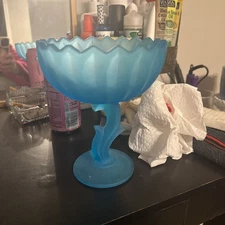 VINTAGE MID CENTURY BLUE 7 " TALL ART GLASS GLISTENING GLOSSY SATIN FINISH VASE