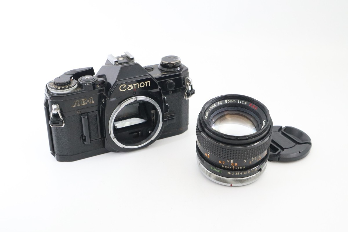 【美品】Canon AE-1 Black FD 50mm F1.4 S.S.C Canon AE-1 Black 35mm Film SLR with Canon FD SSC 50mm f1.4