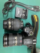 Set fotocamera reflex digitale Nikon D3000 con accessori obiettivo AF-S NIKKO...