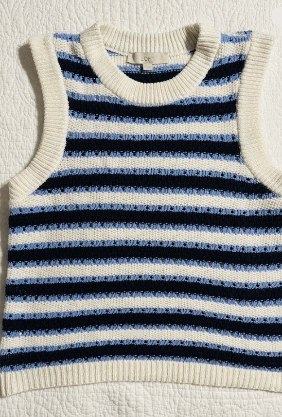LOFT Size Medium Blue White Striped Crewneck Sleeveless Sweater Vest Top