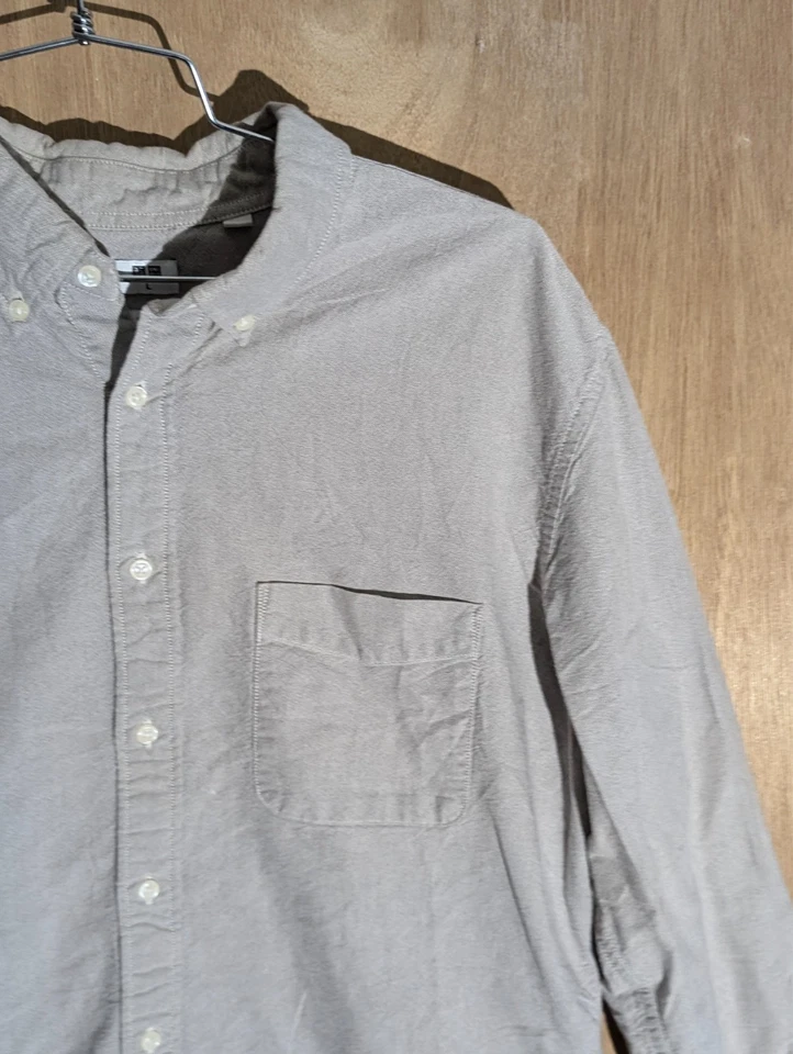 Uniqlo Camisa Abotonada Hombre Talla L Slim Fit Manga Larga Cuello Bolsillo Gris Foto 3 de 4