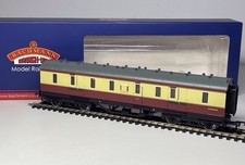 Bachmann 34-326A 50' Stanier Parcels Van M30968M BR Crimson & Cream - OO Gauge