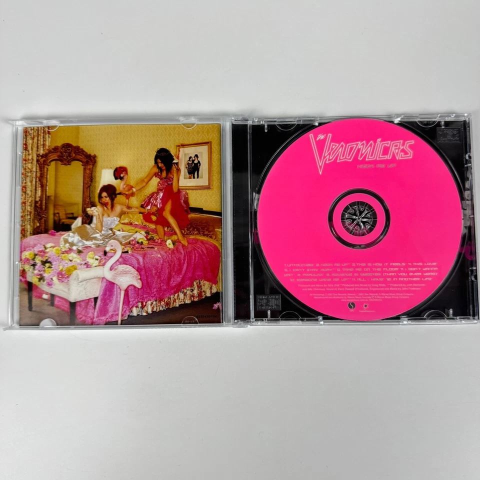 Hook Me Up by The Veronicas (CD 2007) 12 pistas estuche nuevo Foto 2 de 4