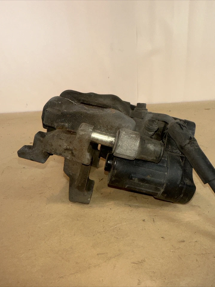 Pinzas freno trasero izquierdo audi a3 2015-2018 oem Foto 3 de 4