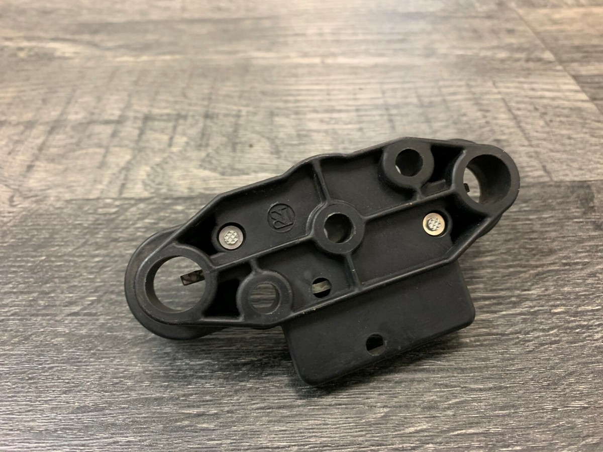 Kawasaki ZX6R ZX10R Ninja OEM Seat Striker Lock Latch 27016-0003