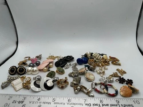 Lot Vtg & Modern Earrings Costume Jewelry