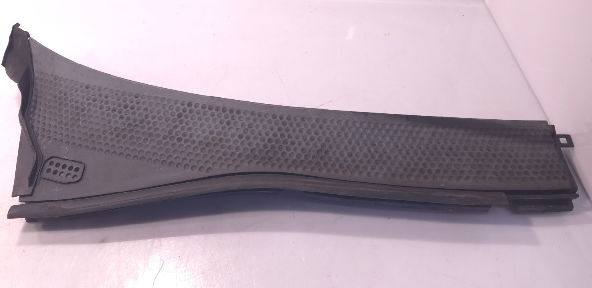 2008-2011 FORD FOCUS RH PASSENGER GRILL COWL P/N 8S43-63018A14-AA