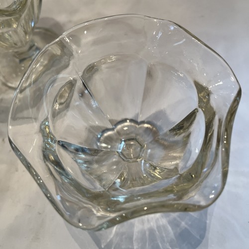 Set Of Four Vintage Tulip Ice Cream Sundae Clear Heavy Glass 4” Tall - Picture 3 of 5