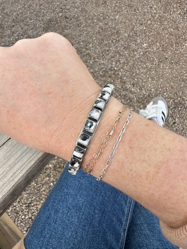 Brazalete hecho a mano de búfalo blanco y plata de ley - Imagen 4 de 4