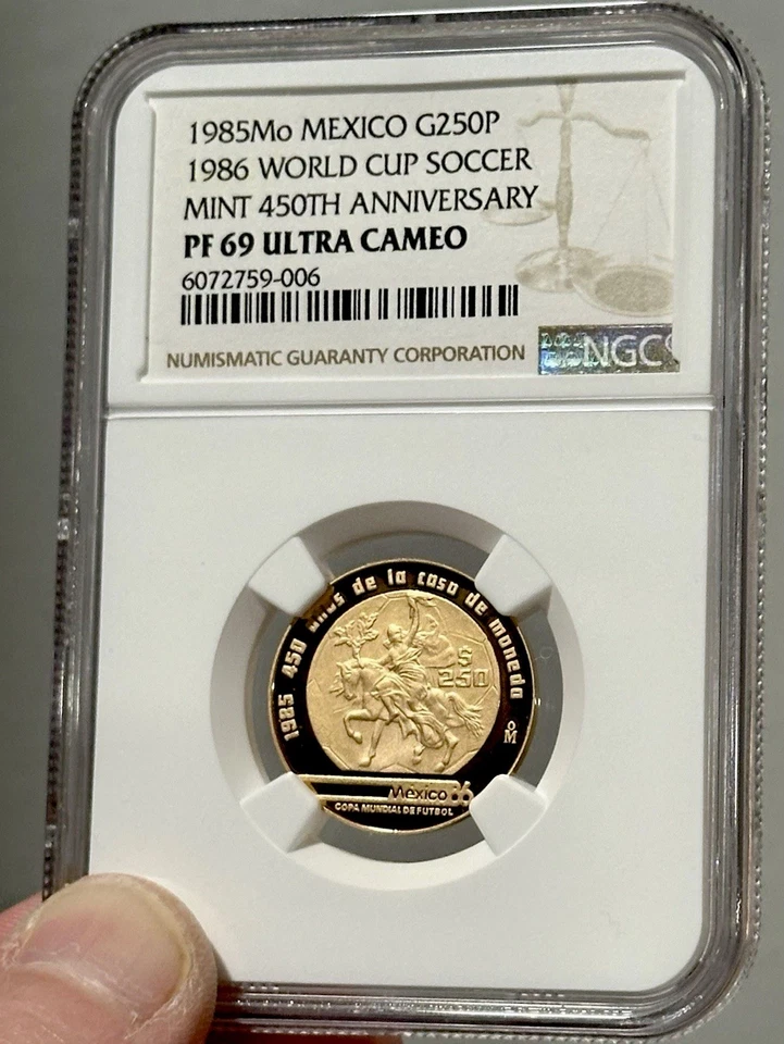 1985 GOLD MEXICO 250 PESOS WORLD CUP SOCCER COIN NGC PROOF 69 ULTRA CAMEO - Image 3 of 4
