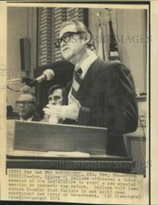 1971 Press Photo Alabama Governor George Wallace addresses legislature session