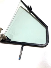 1992-1996 Ford F-150 (Bronco) LH vent glass (F-250 F-350) wing window (Carlite)