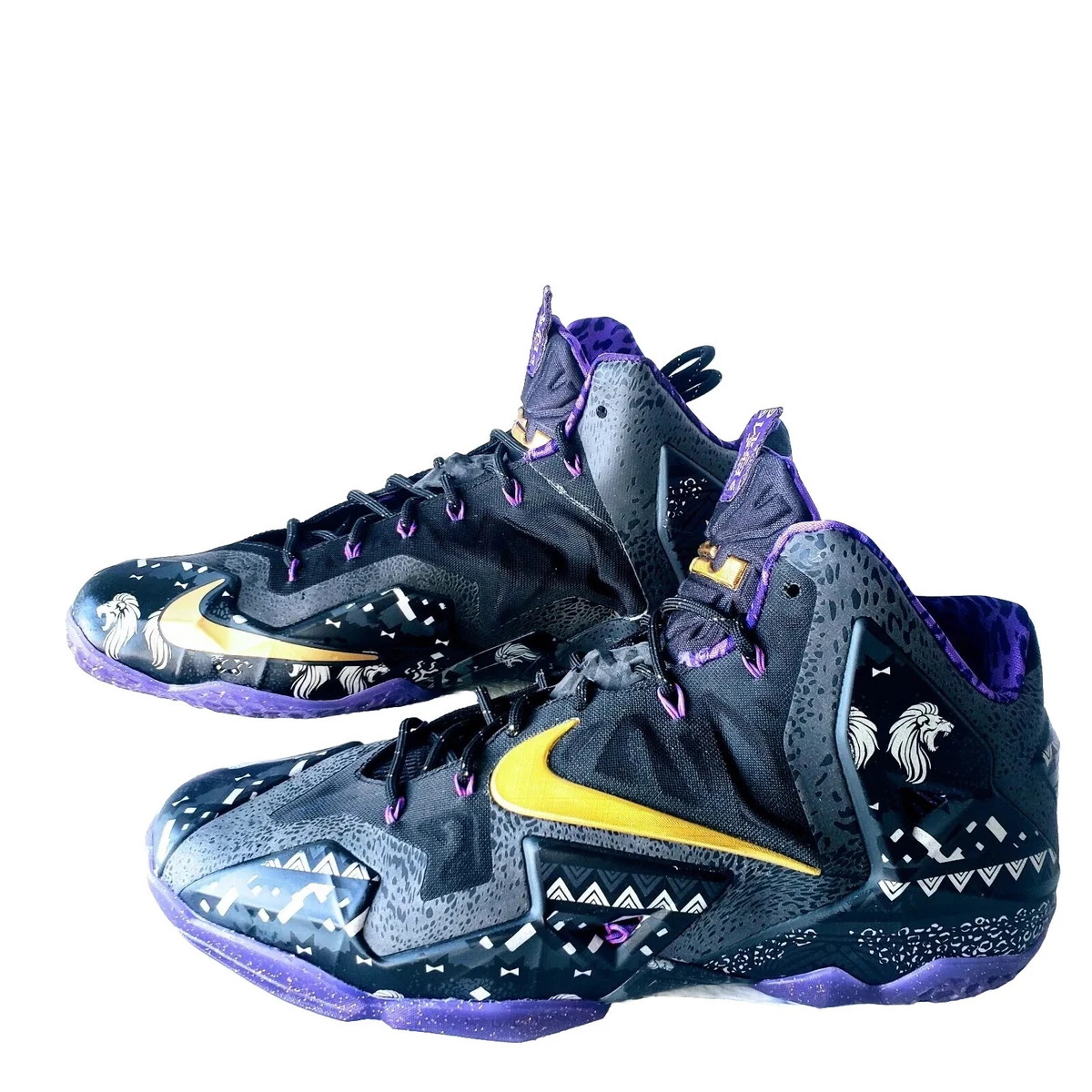 Lebron store sneaker history