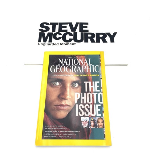 Steve McCurry: Unguarded Moment Art Exhibition Catalogue 2010 PB Korea +Magazine