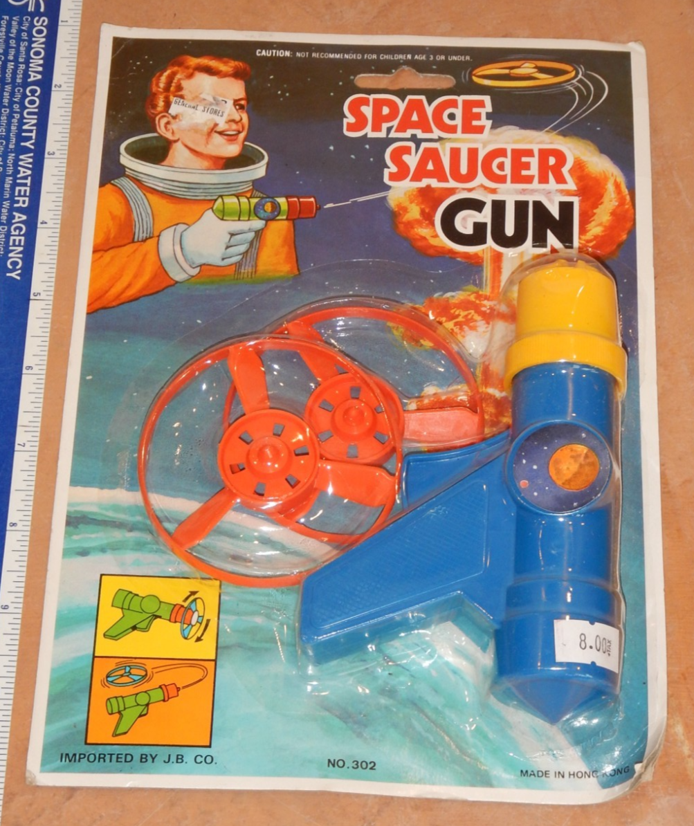 VINTAGE J.B. COMPANY - SPACE SAUCER GUN, MADE IN HONG KONG, NOS