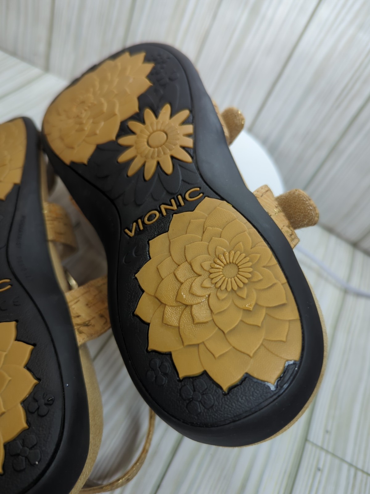 Vionic Amber Adjustable Sandals size 9 Podiatrist… - image 6