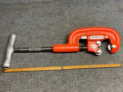 RIDGID No. 1-2 Heavy Duty Pipe Cutter Tool 1/8  To 1 1/4 Trademark Ridge Tool Co