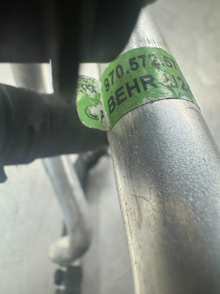 Válvula desviadora de válvula de calefacción genuina Porsche Panamera 970 plateada OEM 97057257804 Foto 4 de 4