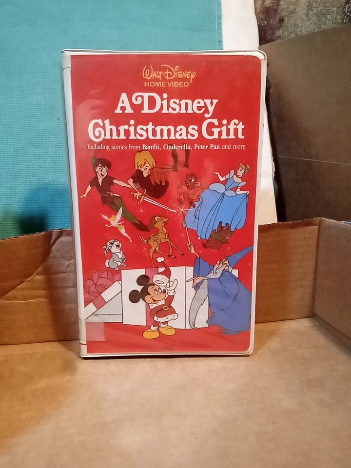 A Disney Christmas Gift VHS Walt Disney Home Video Puffy Case VINTAGE-SHIP N 24H - Image 4 of 4
