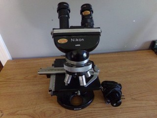 NIKON NIPPON KOGAKY MICROSCOPE WITH WOODEN CASE