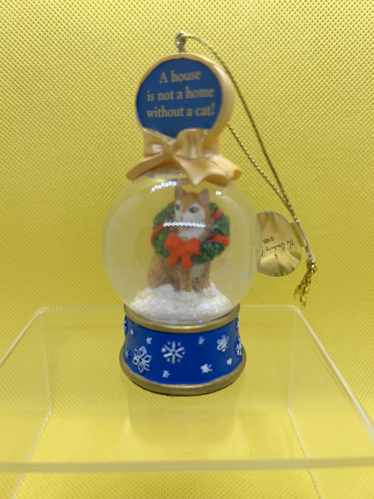 Danbury Mint Cat Snow Globe Wreath Christmas Ornament