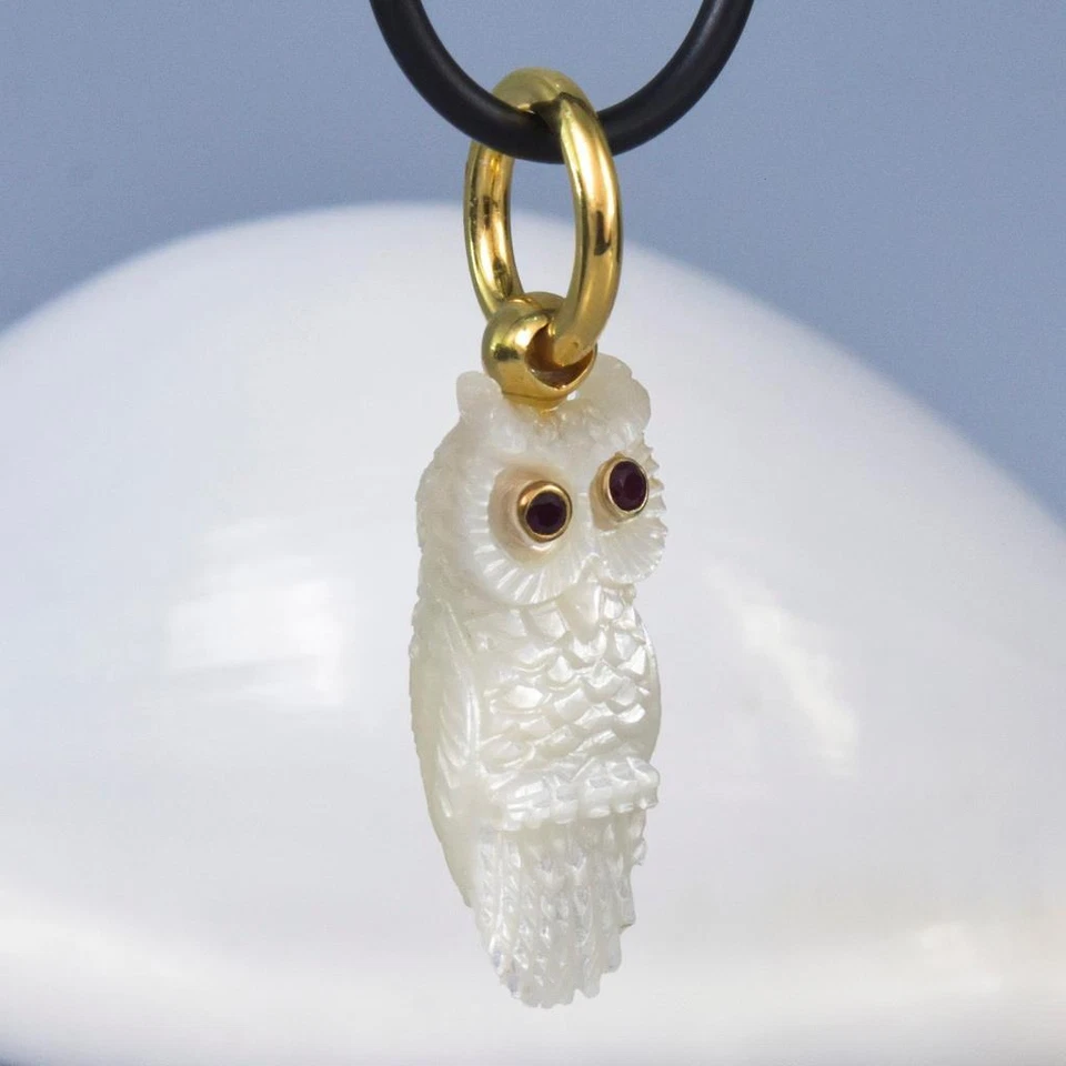 Gold Vermeil Sterling Silver Mother-of-Pearl Owl Pendant Red Ruby Gem Eyes 4.14g - Image 2 of 4