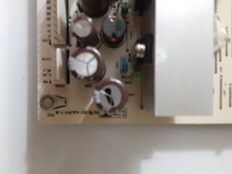 Fuente de alimentación/inversor de retroiluminación Vizio 0500-0412-0730 (PLHL-T803A) para VO320E Foto 2 de 4