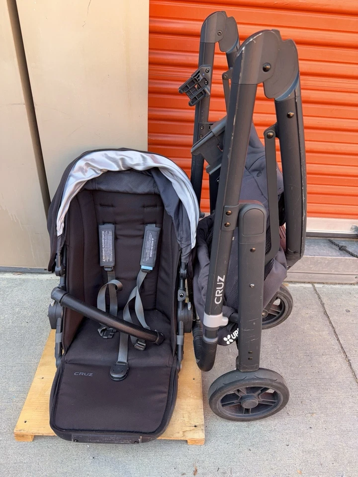 Uppababy Cruz Adjustable Infant Easy Use Foldable Stroller - Blck*Clean/Works - Image 2 of 4