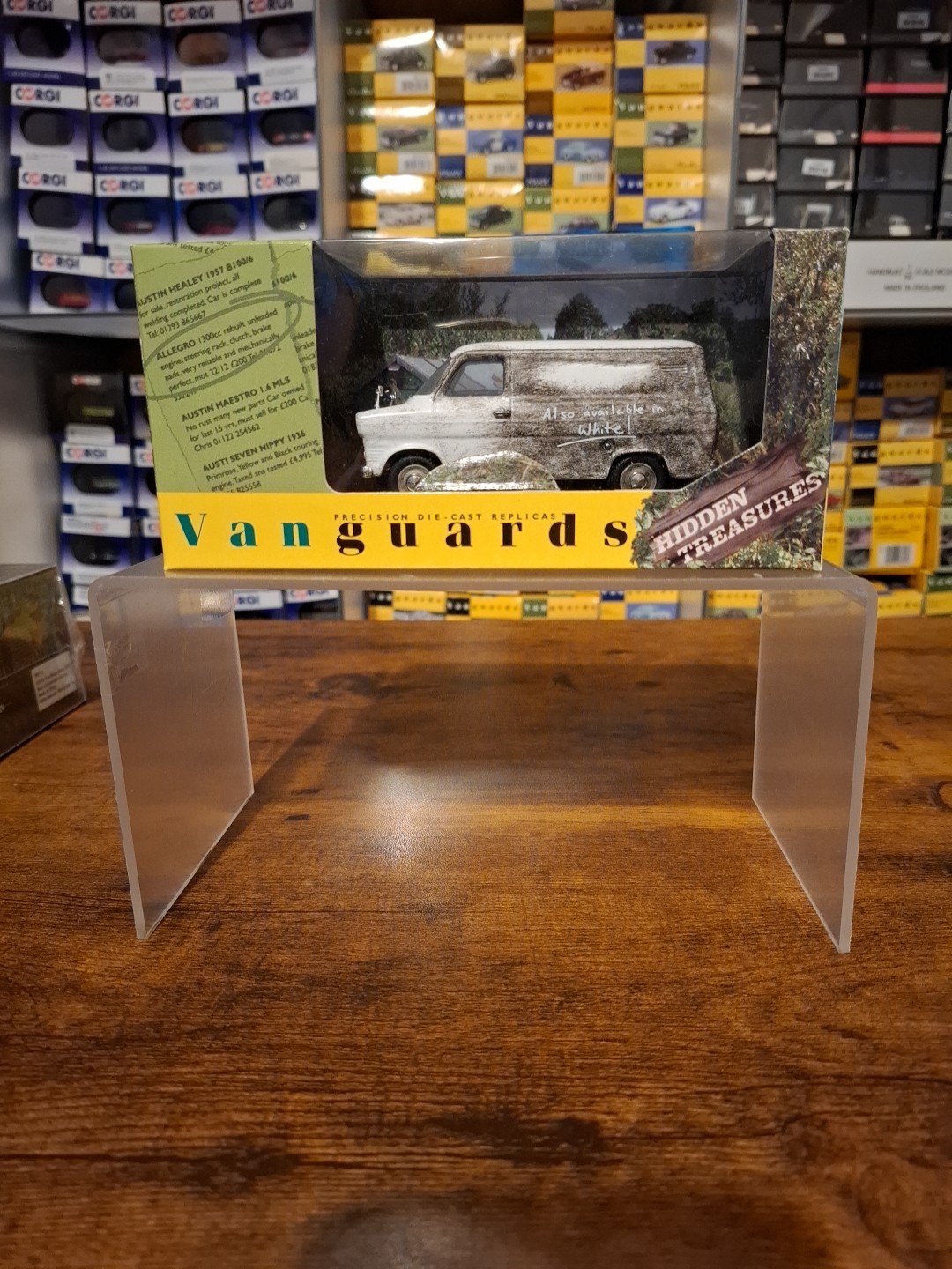 Corgi Classics Vanguards VA06609 Hidden Treasures Ford Transit MKI White MIB