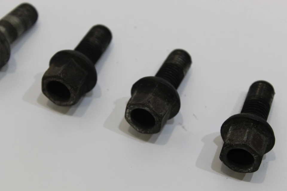 Pernos de rueda estándar VW Saveiro 5U Mk3 M12x1,5x26 WHT004899 Foto 4 de 4