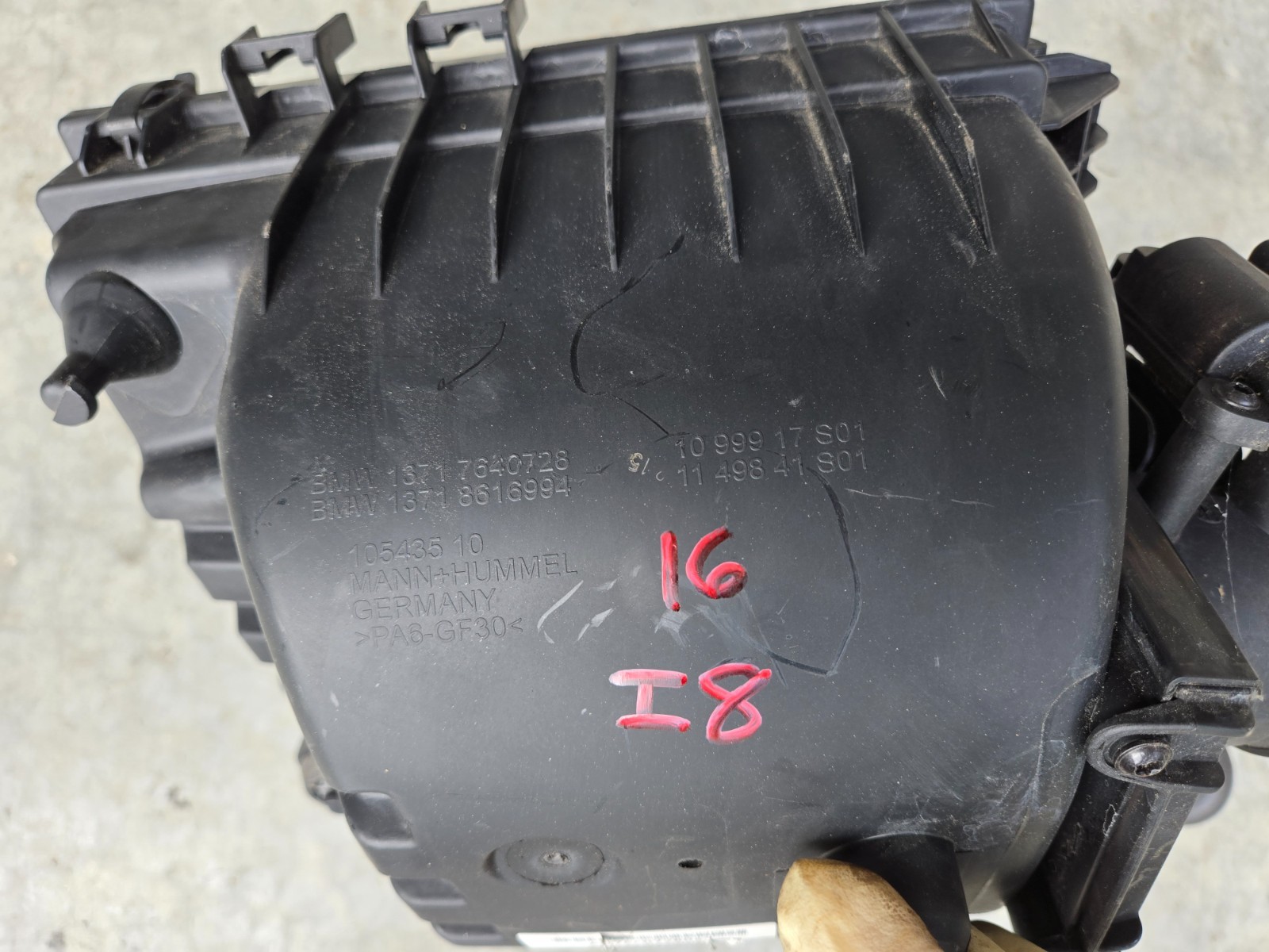 BMW i8 2014-2020 Air box top
