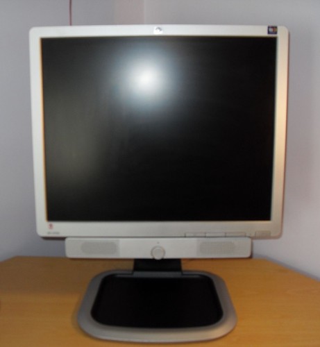 HP Compaq L1950 19\