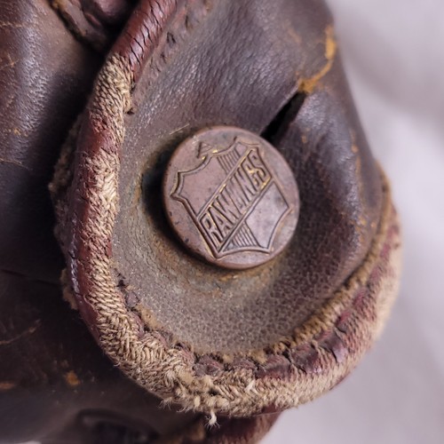 Antique 1940's Rawlings 3 Finger Baseball PLAYMAKER Glove PM9 RHT - Picture 5 of 14