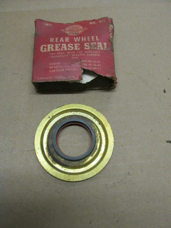 1938 -41 DODGE DESOTO CHRYSLER ROYAL REAR WHEEL NATIONAL OIL SEAL BOX NO.411 - Image 2 of 2
