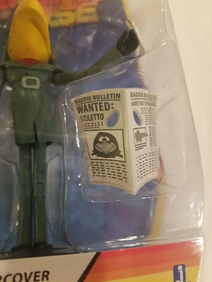 Danger Mouse SI Barone Undercover Duck Stiletto Figure 4 inch & Newspaper Toy - Image 4 of 4