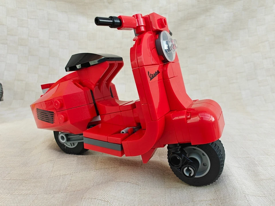 LEGO Creator 40517 Vespa, photo 4 of 5
