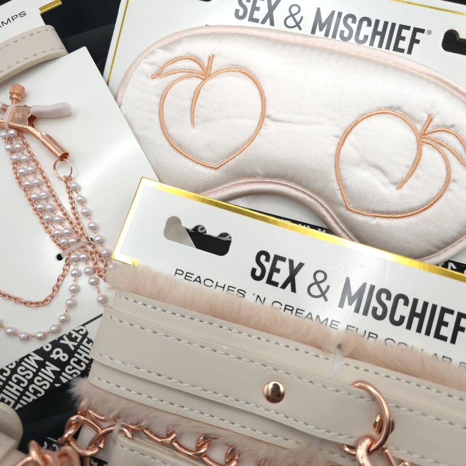 Set de esposas, cuello, abrazaderas y vendas para los ojos Sex & Mischief Peaches ’n Creme Foto 4 de 4