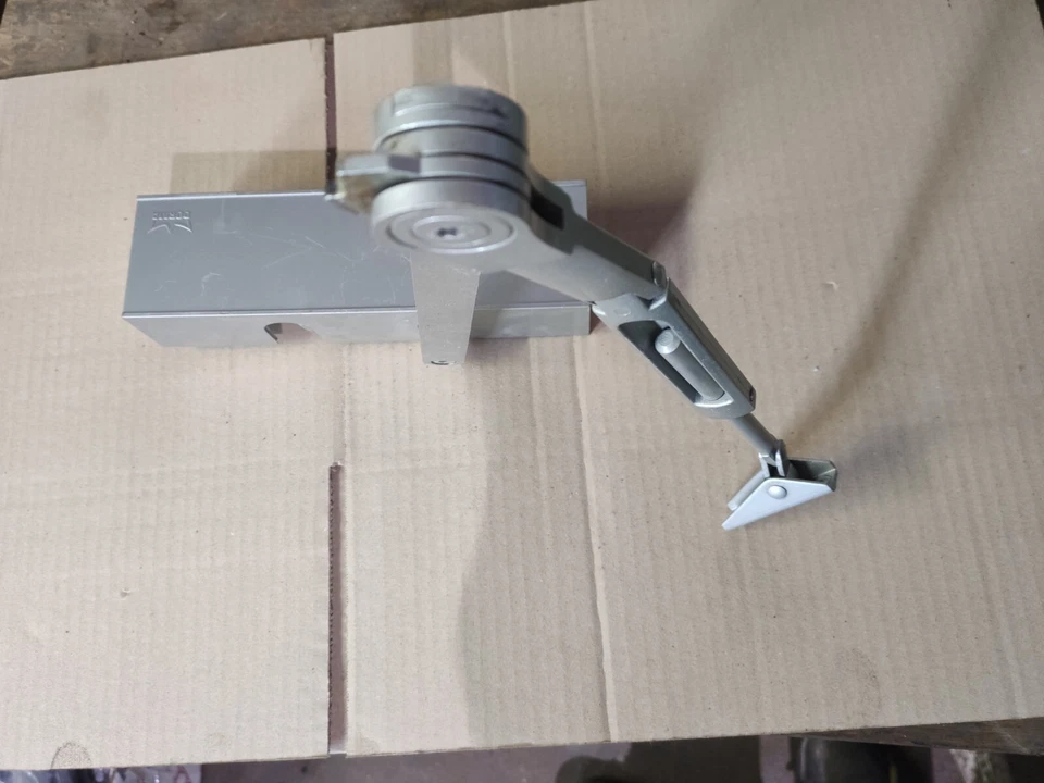 Chiudiporta DORMA TS69 argento rallentatore a braccio - porta portone - perfetti - Immagine 3 di 4