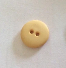 DILL BUTTONS #102439 YELLOW ROUND--2 HOLE--15MM--12 PIECES