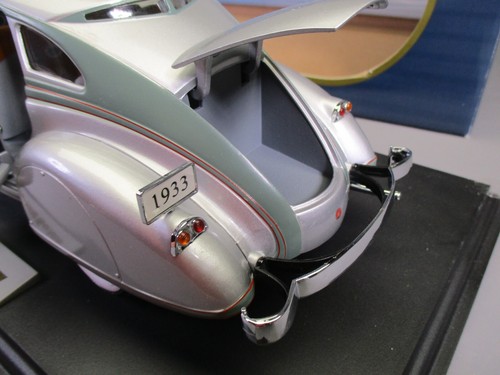 AX179 SIGNATURE MODELS 1/18 1:18 PIERCE ARROW 1933 REF 18136 SILVER - Foto 12 di 16