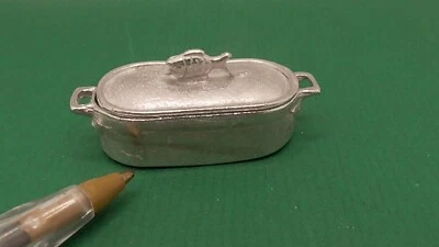 DOLLS HOUSE DIRECT Padella per salsa da cucina pesce in metallo scala 12, made in British articolo di alta qualità JC06