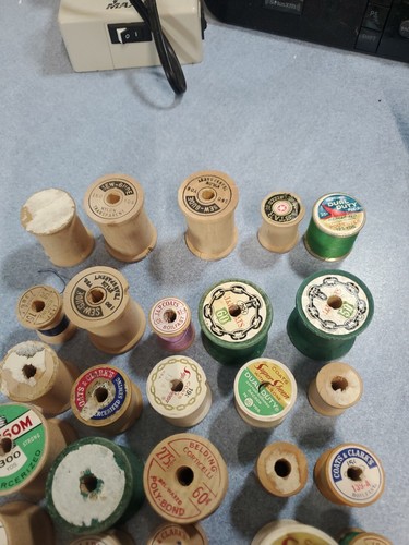 Lot of 50 Vintage Wooden Sewing Thread Spools Various Sizes Brands and Colors - Picture 2 of 5