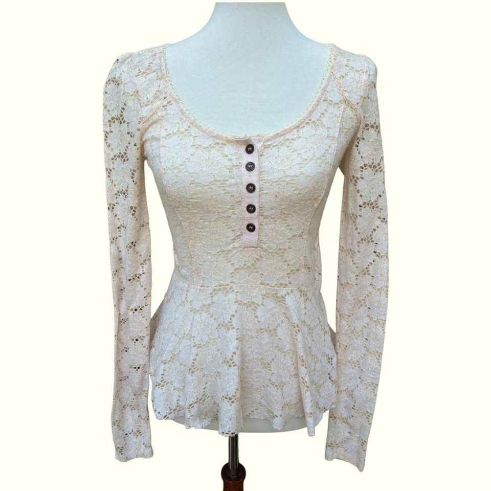 Free People Women’s S Blush/Cream Lace Eyelet Peplum Henley Long sleeve Top