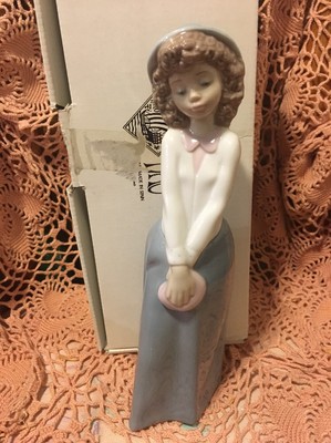 LLADRO NAO 1121 Too Cute! Retired! Mint Condition! Original Box! L