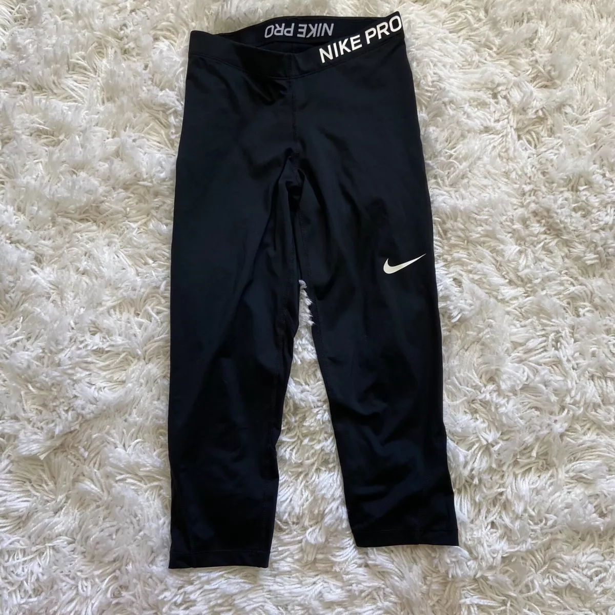 Nike pro tight fit capri hotsell
